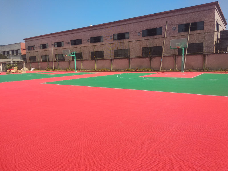懸浮地板戶外籃球場(chǎng)室外幼兒園輪滑懸浮地墊懸浮式拼裝運(yùn)動(dòng)地板生產(chǎn)廠家