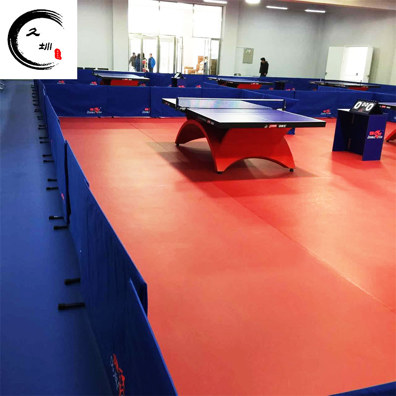 蘭州卷煙廠職工活動中心室內(nèi)網(wǎng)格布塑膠運(yùn)動地板膠安裝